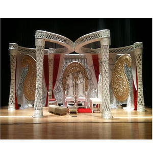 Mandap Portátil de Lujo con Diseño de Mariposa Blanca para Bodas y Eventos, Decoración Elegante para Ceremonias de Boda Inspirada en el Reino Unido, Hecho de Fibra Resistente, Estilo Londres - Product Image 1