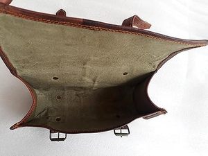 Sac latéral marron pour moto vintage, fermoir à dégagement rapide en cuir de chèvre véritable, guidon renforcé, outil de fermeture à boucle à 2 sangles - Product Image 3