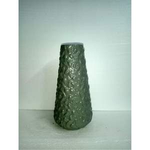 Ensemble de 2 vases texturés gris nordique |   Vases en métal minimalistes modernes |   Conteneurs floraux géométriques pour la mise en scène et la décoration de la maison - Product Image 3