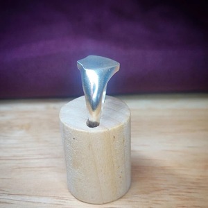 2025 diseño personalizado 925 Plata 13mm escudo cara anillo de sello para hombres mujeres gema ajuste grabado joyería Base montaje hecho a mano - Product Image 4