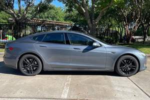 TESLA MODEL S P85 d'occasion 2013, conduite à gauche/droite - Product Image 2