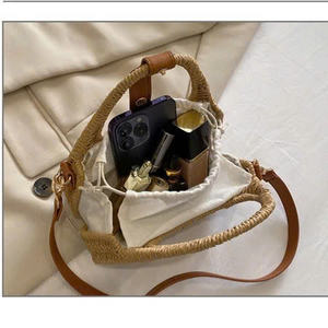 Bolso Bandolera Triangular de Paja con Forma de Gota de Agua, Hecho a Mano, Estilo Vintage Boho, con Cordón - Product Image 2