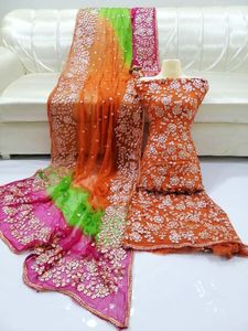 Elegante Traje Gota Bordado en Acrílico Hecho a Mano con Vibrante Dupatta para Fiestas, Mehndi, Salwar Kameez - Product Image 4