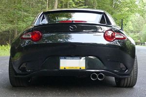Mazda MX-5 Miata RF Club 2017 Usado en Excelentes Condiciones - Product Image 1