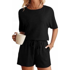 Ensemble de t-shirts 2 pièces pour femmes-Tissu gaufré personnalisé-Survêtement d'été respirant-Ensemble de t-shirts à col en O pour femmes - Product Image 1