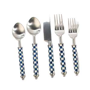 Ensemble de 5 couverts en acier inoxydable argenté de style américain unique avec poignées enduites élégantes - Product Image 1