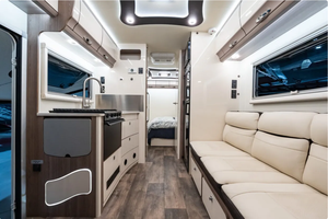 Asequible para Conducir |   CONDUCCIÓN IZQUIERDA |   Volante a la derecha |   Conversión de Autocaravana MERCEDES-BENZ SPRINTER 4500 de 2019 - Product Image 4
