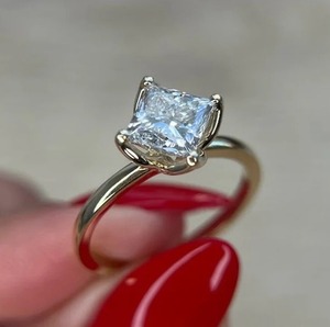 แหวนหมั้นเพชรสำหรับผู้ใหญ่เจ้าหญิง VVS 2แหวนหมั้นเงินแท้สลักสไตล์ทางศาสนาครบรอบที่สมบูรณ์แบบ - Product Image 3