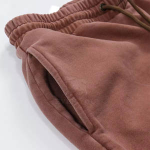 Pantalon de jogging sur mesure effet vieilli en tissu premium, coupe décontractée, style streetwear tendance - Product Image 5