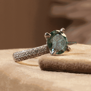 Anillo de Compromiso de Plata de Ley con Moissanita Azul de Corte Redondo, 3 Hileras de Acentos Solitarios, Engaste de Puntas para Mujer - Product Image 3