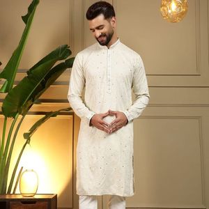 Ensemble Kurta Pyjama Traditionnel pour Hommes en Coton Khadi Lourd avec Broderie et Travail de Miroir, et Chudidar Semi-Coton - Collection Royal Export - Product Image 4