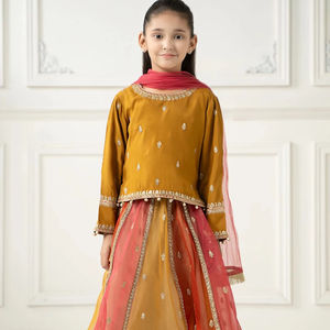 Lehanga y Kurti para niñas paquistaníes con adornos de perlas y lentejuelas para Eid y ceremonias de boda - Product Image 1