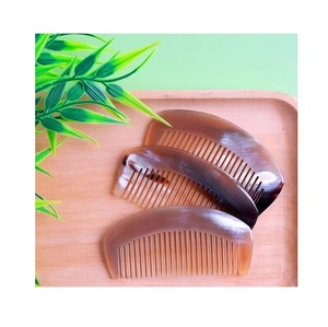 Peigne en corne de luxe outil fait main durable écologique finition polie fabriqué à partir de corne parfait pour le toilettage des cheveux et le soin de la barbe - Product Image 1