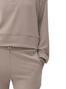 Sudaderas de algodón 100% de invierno recortadas de gran tamaño a la moda para mujer estilos de Sudadera con capucha y logotipo frontal de manga corta - Product Image 4