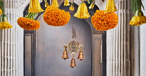 Tenture murale en laiton Ghanti belles décorations tenture murale en laiton pur décor à la maison en laiton fabriqué à la main cadeau Statue (Laxmi) - Product Image 2