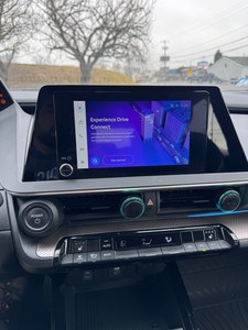 Toyota Prius XLE AWD à transmission automatique, parfaite et incroyable - Product Image 3