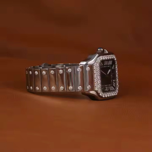Lujoso reloj con bisel de diamantes de corte redondo de moissanita con esfera negra, número romano, pantalla de fecha, caja de acero inoxidable para hombres y mujeres - Product Image 2