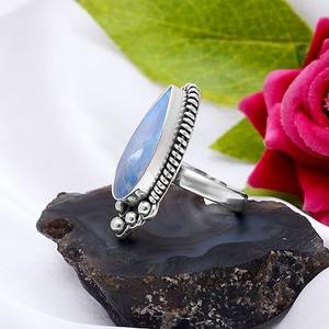 แหวนหมั้นเงินแท้ 925 ชุบโรเดียม ดีไซน์คุณภาพเยี่ยม ทำด้วยมือ ประดับด้วยมูนสโตนสีฟ้าธรรมชาติ รุ้งไฟ - Product Image 2