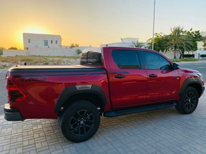 Gran Oferta: Toyota Hilux V6 Limpia y Lista para Enviar - Product Image 5