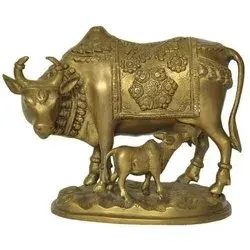 Statue de vache en laiton faite à la main Design Art déco avec jambes surélevées pour la décoration intérieure Vaisselle Showpiece pour l'anniversaire de mariage - Product Image 2
