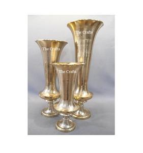Ensemble de trois vases à fleurs artificielles de différentes tailles pour la décoration de la maison et de l'hôtel. - Product Image 1