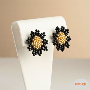 Pendientes de Botón Namayo con Roseta Dorada Eclipse Bohemia Chapados en Oro de 24K - Regalo - Product Image 3