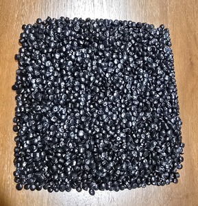 Haut polypropylène réutilisé industriel d'écoulement de fonte de granules noirs de pp pour le moulage par injection - Product Image 4