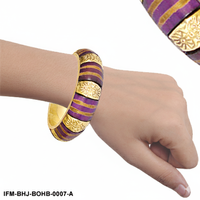 Brazalete Artesanal de Latón con Rayas Moradas y Doradas, Joyería Étnica Moderna para Mujer, Regalo Único para Fiesta