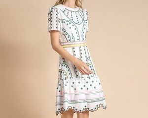 Robe Courte Bohème Coupe Trapèze Col Festonné Manches Courtes Broderie Main Motif Pois Coton Décontractée Printemps Femme ODM Naturel - Product Image 5