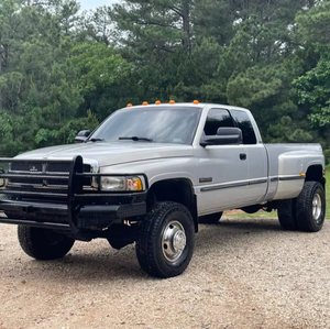 Véhicule d'occasion authentique de premier choix, Dodge Ram 3500 de 1998, sièges gauche et droit, direction à droite, parfait état, vente disponible - Product Image 4