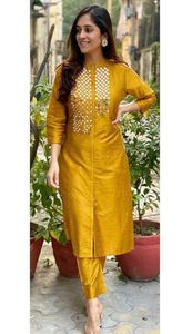 Juego de trabajo manual con espejo para mujeres y niñas, conjunto de diseñador con espejo, de reyon slub kurti - Product Image 4