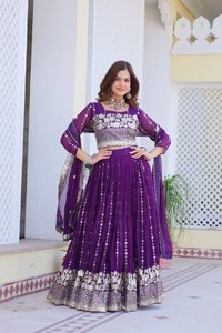 Lehenga choli ที่สวยงามพร้อมงานปักตามลำดับ - Product Image 4