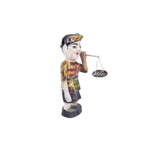 Material duradero Jackfruit marioneta de agua de madera tía que lleva 2 cestas en el agujero de bambú para sala de estar/regalos hechos en Vietnam - Product Image 6