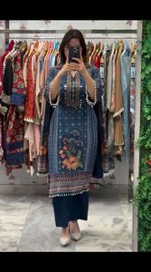 Top estampado de diseñador con conjunto de pantalón para mujer con espejo real y trabajo de diamantes perfecto para fiestas y ocasiones festivas - Product Image 3