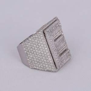 Anillo de Diamantes con Letra Personalizada Estilo Hip Hop RITZIN RIH451, Elaborado en Oro Blanco de 14K con Diamantes de Claridad VVS Engastados en Puntas - Product Image 2