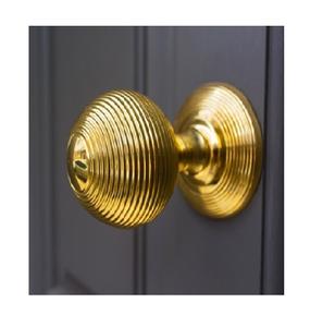 Bouton de porte décoratif traditionnel en laiton pour tiroirs armoires et armoires finition durable pour meubles de maison et de bureau - Product Image 3