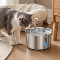 Fontaine à eau pour chat en acier inoxydable 304 de 2,2 L avec robinet, distributeur d'eau pour animaux de compagnie pour chats et chiens avec filtre OEM ODM