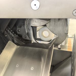 Nouvelle machine à clipser les saucisses automatique en acier inoxydable 304 de qualité supérieure avec une capacité de 120 fois/<span class=keywords><strong>minute</strong></span> pour les usines de transformation de viande - Product Image 2