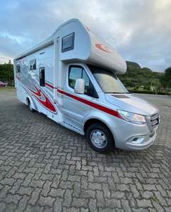 Camping-car familial spacieux 4 lits pour l'aventure - Product Image 6