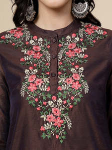 Kurta longue à manches droites en polyester brodé marron pour femme, style décontracté, avec pantalon assorti – Design attrayant et tendance - Product Image 6