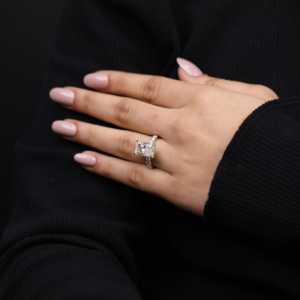 แหวนหมั้นเพชรทรงโซลิแทร์จาก Radiant Lab พร้อมวงแหวนเพชรเข้าชุด - คอลเลกชันสุดหรู - Product Image 2