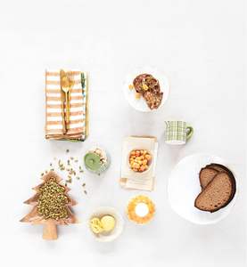 Tazón de madera de acacia con forma de árbol de Navidad hecho a mano natural de diseño elegante para vacaciones de Navidad y superventas para decoración del hogar - Product Image 6