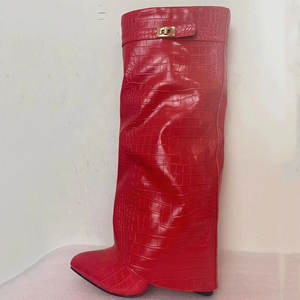 Botas de caña alta con cremallera lateral y punta puntiaguda de piel de cocodrilo para otoño - Product Image 4