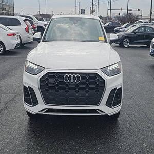 Audi Q5 quattro S line Prem Plus 45 TFSI 2023 en parfait état - Product Image 1