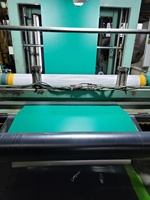 Tapis de table ESD en caoutchouc naturel/synthétique, épaisseur 2 mm, longueur 10 m, couleurs vert/gris/bleu, résistivité de surface 10e7-9 Ohm, sans mauvaise odeur