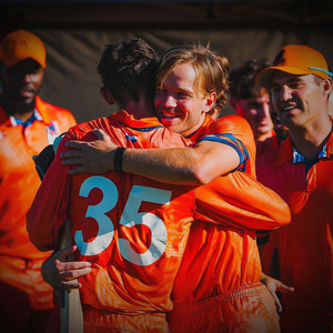 Peluca sintética de encaje frontal hecha a mano de 28 pulgadas de largo y 13x6 pulgadas, con ondas profundas, estilo europeo y americano, para hombre. - Product Image 2