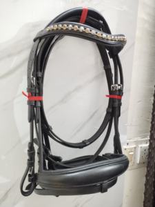 ชุดเดรสม้าคุณภาพพรีเมี่ยมหนังที่ดีที่สุดบุด้วยแผ่นรองสีดำและบังเหียนเว็บจากอินเดีย... - Product Image 3