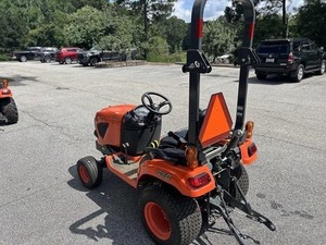 Tracteurs à roues Kubota BX1880 d'occasion, 185 CV, 4x4, transmission par engrenages, écologiques, pour usage agricole, avec surveillance à distance via IoT, multifonctionnels, haute performance - Product Image 3
