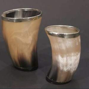 Copa de vino de cuerno europeo de calidad superior Tiro de cuerno de toro natural con montaje de latón Popular en Alemania América - Product Image 1