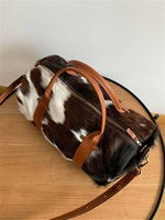 Bolsa de Viaje de Golf de Cuero PU Hecha a Mano - Bolsa de Equipaje Resistente al Agua de Primera Calidad para Uso en Exteriores con Cierre de Cremallera y Diseño de Rayas/Animales